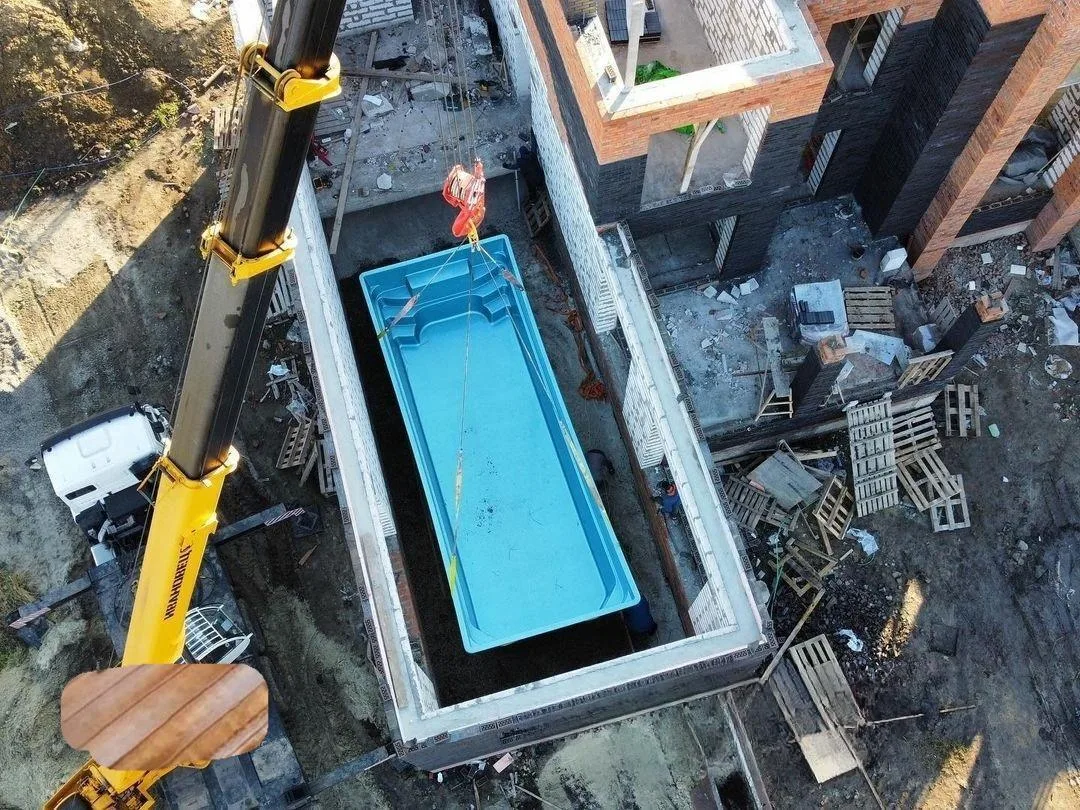 Laguna 9 — зона отдыха у бассейна в Коломне